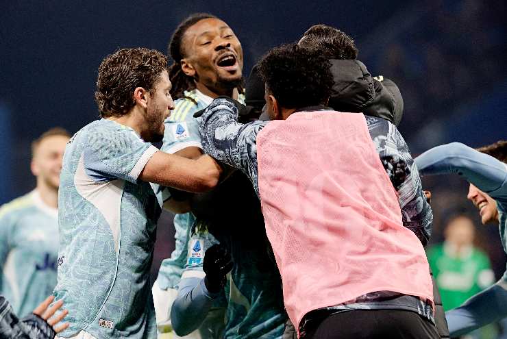 ragazzi juve esultano