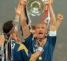 vialli alza la coppa dei campioni