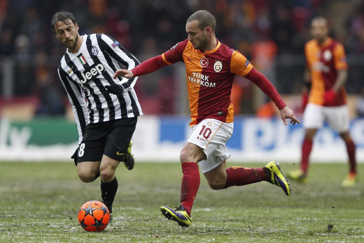 sneijder e llorente