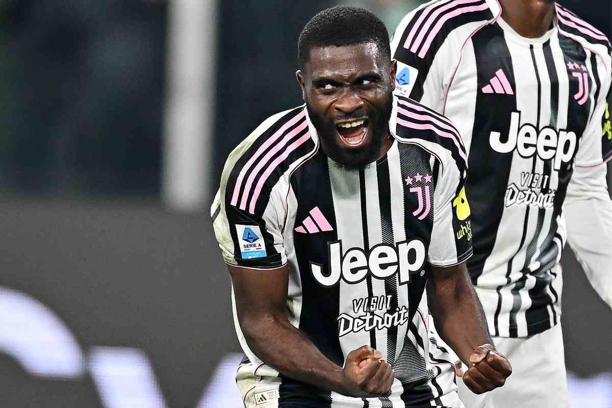 Jeremie Boga esulta dopo il gol al Pisa