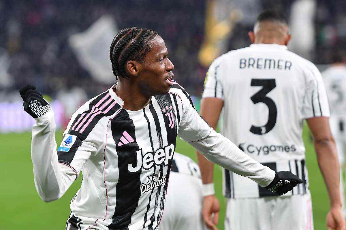 Jonathan David in campo con la Juve