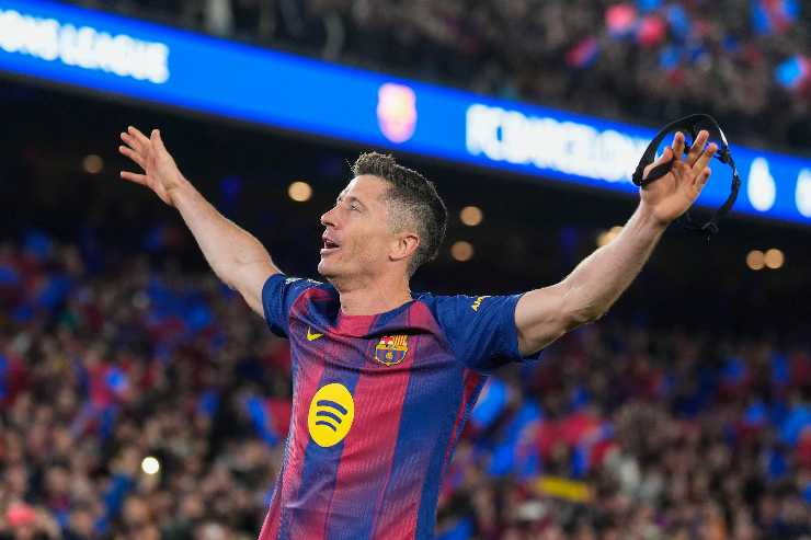 lewandowski a braccia aperte