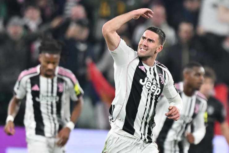 Dusan Vlahovic esulta