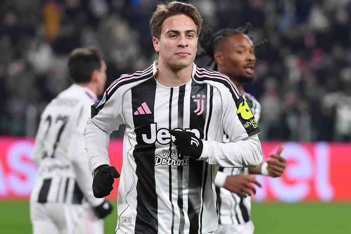 Kenan Yildiz in campo con la Juve
