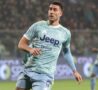Dusan Vlahovic in campo con la maglia della Juve